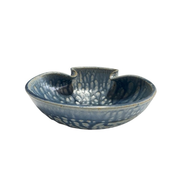 The Mountain Pottery Blue speckled Stonewqre bowl. 7.25W x 3”H - Picture 2 of 13